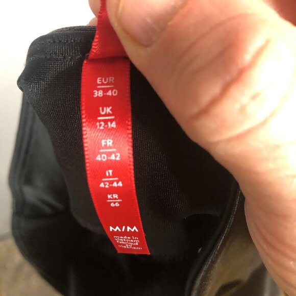 Spanx Leggings Womens Medium Black Shiny Stretch Fitted Pull On Versatile - Picture 12 of 16